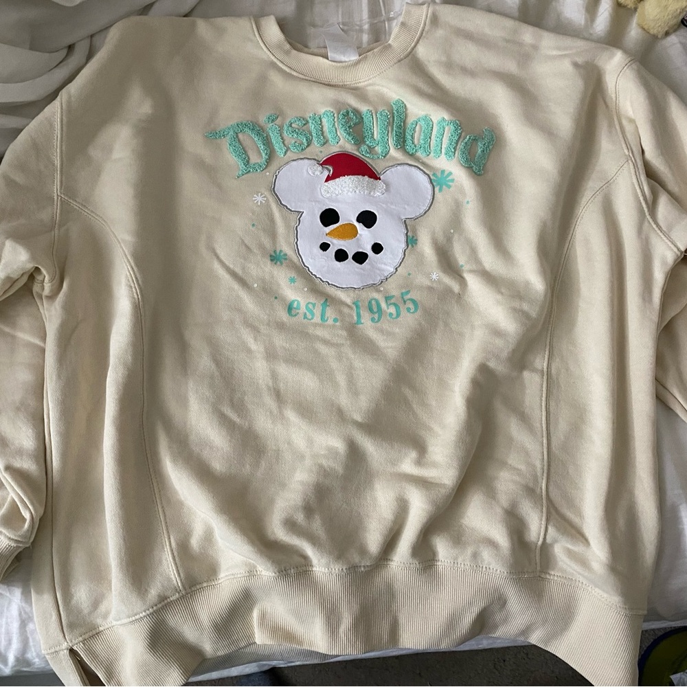 NWT Disneyland Snowman sweatshirt size large